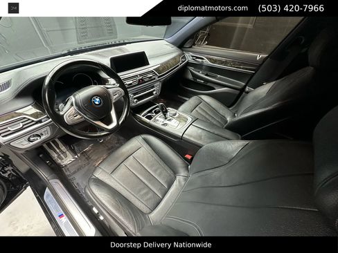 Used 2018 BMW 740i image 18