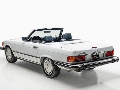 Used 1988 Mercedes-Benz 560 SL image 12