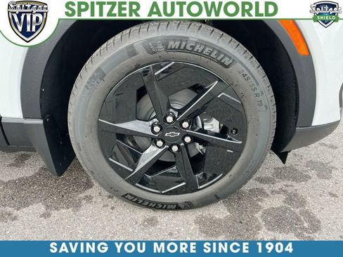 New 2026 Chevrolet Equinox EV LT image 18