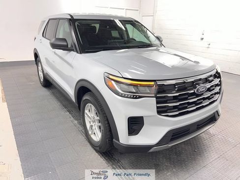 New 2026 Ford Explorer Active RWD image 6