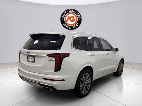 Used 2020 Cadillac XT6 Premium Luxury FWD image 3