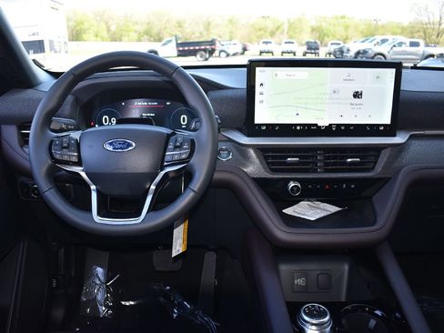New 2026 Ford Explorer Platinum AWD/4WD image 17