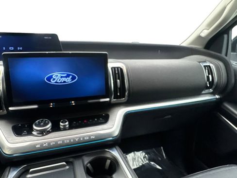 Used 2025 Ford Expedition Platinum AWD/4WD image 58