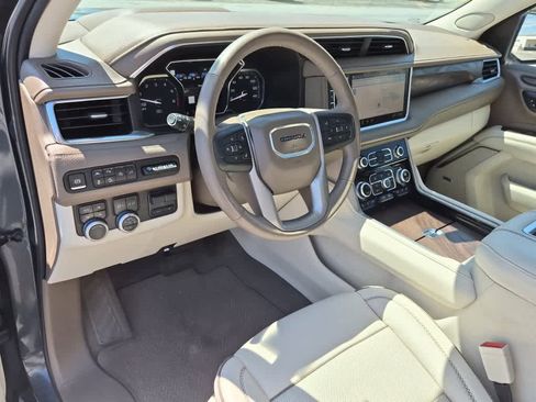 Used 2021 GMC Yukon Denali w/ Denali Premium Package AWD/4WD image 14