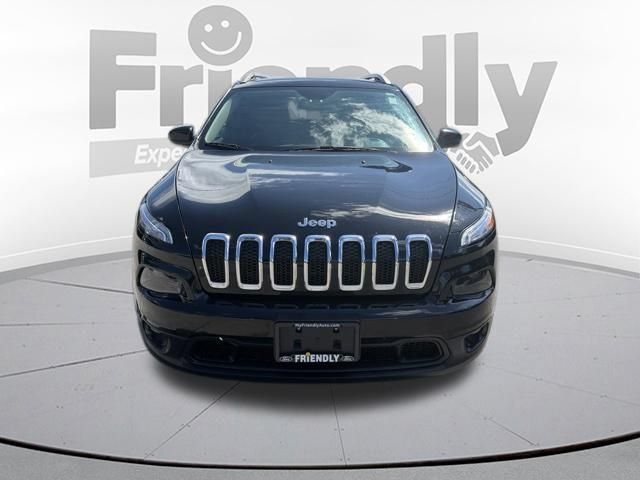 Used 2018 Jeep Cherokee Latitude Plus w/ Cold Weather Group AWD/4WD image 12