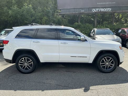Used 2017 Jeep Grand Cherokee Limited AWD/4WD image 4