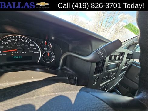 Used 2014 Chevrolet Express 2500 RWD image 16