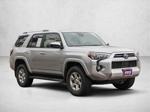 Used 2024 Toyota 4Runner SR5 image 3