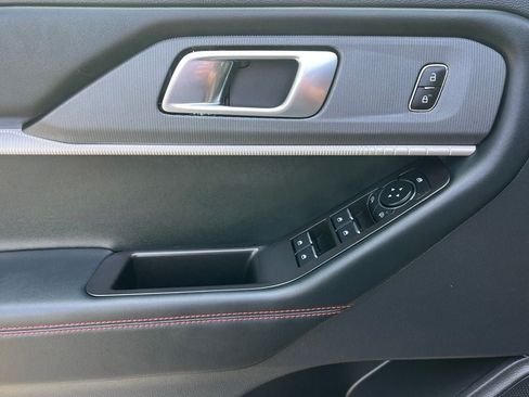 Used 2025 Ford Explorer ST-Line w/ ST-Line Street Pack AWD/4WD image 39