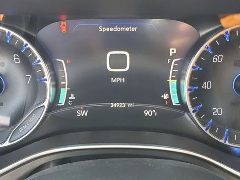 Used 2025 Chrysler Pacifica Pinnacle FWD image 12