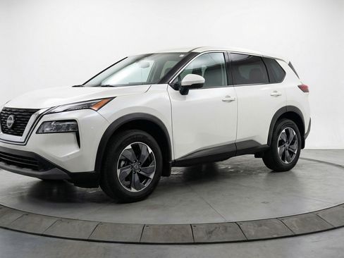 Used 2025 Nissan Rogue SV AWD/4WD image 3