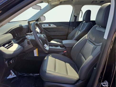 New 2026 Ford Explorer Active w/ Active Comfort Package AWD/4WD image 10