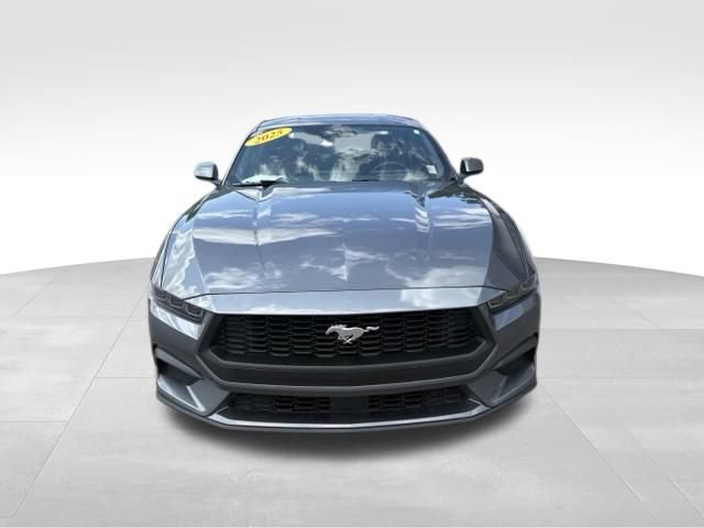 Used 2025 Ford Mustang Coupe RWD image 7