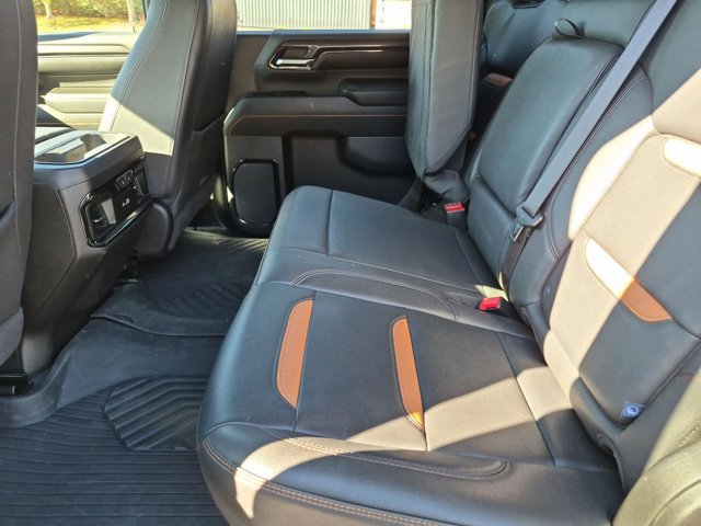 Used 2024 GMC Sierra 2500 AT4 w/ AT4 Premium Plus Package AWD/4WD image 18