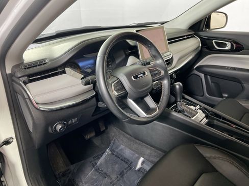 Used 2022 Jeep Compass Limited AWD/4WD image 9