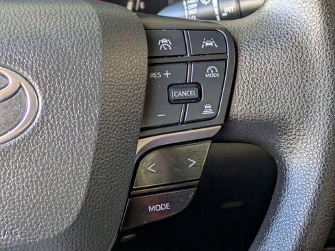 Used 2025 Toyota Camry SE image 20