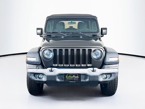 Used 2018 Jeep Wrangler Unlimited Sport S image 2