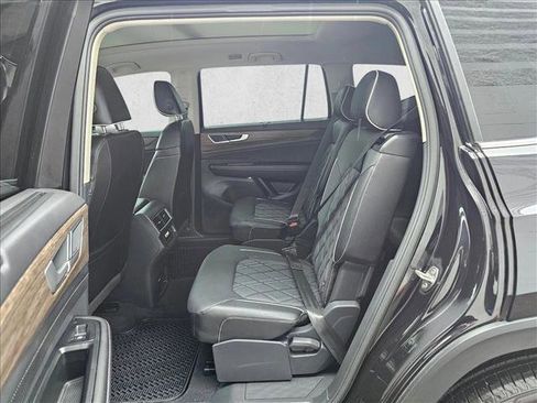 Used 2025 Volkswagen Atlas SEL Premium R-Line image 15