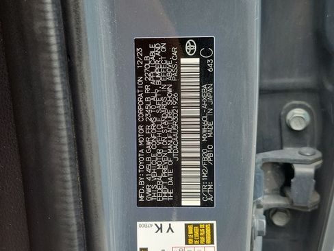 Used 2024 Toyota Prius LE FWD image 33