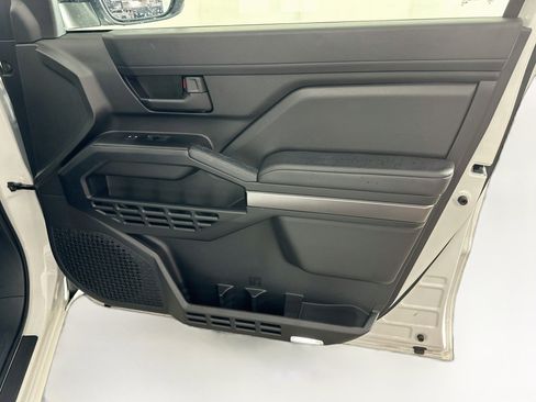 Used 2026 Toyota 4Runner SR5 AWD/4WD image 33