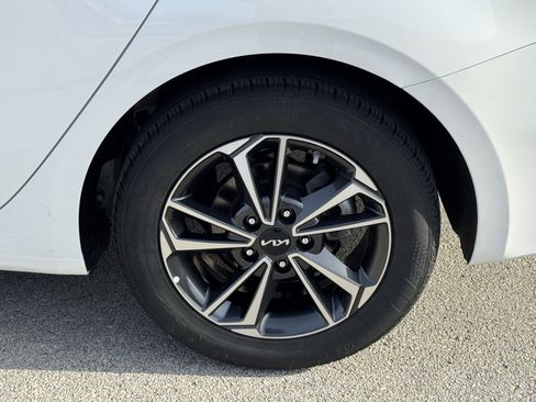 Used 2024 Kia Forte LXS image 37