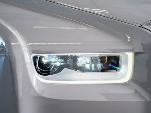 Used 2022 Rolls-Royce Phantom Sedan image 20