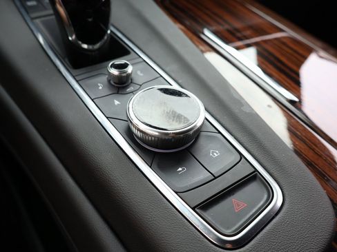 Used 2023 Cadillac Escalade Premium Luxury image 30