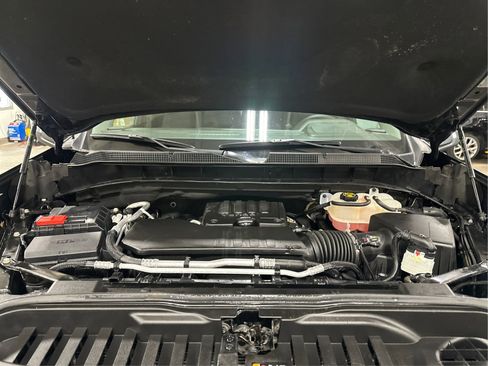 Used 2023 Chevrolet Silverado 1500 LT AWD/4WD image 11