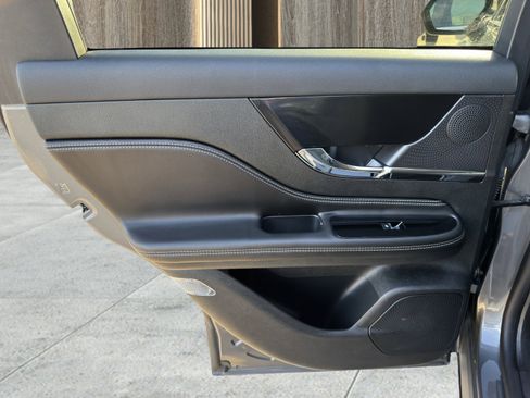 Used 2023 Lincoln Corsair FWD image 25