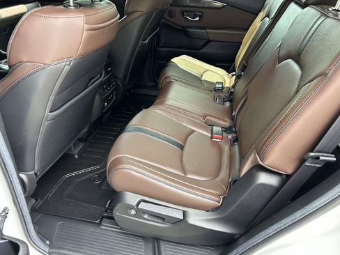 Used 2025 Honda Pilot Elite image 16