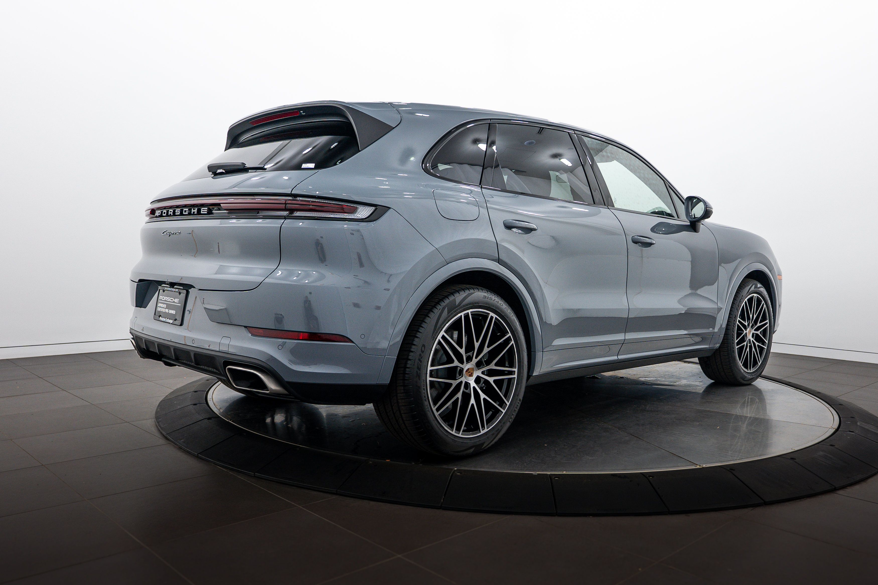 Certified 2026 Porsche Cayenne AWD/4WD image 7