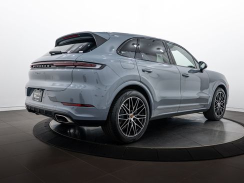 Certified 2026 Porsche Cayenne AWD/4WD image 7