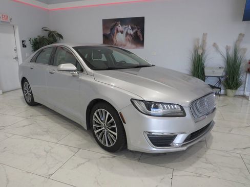 Used 2017 Lincoln MKZ Premiere FWD image 2