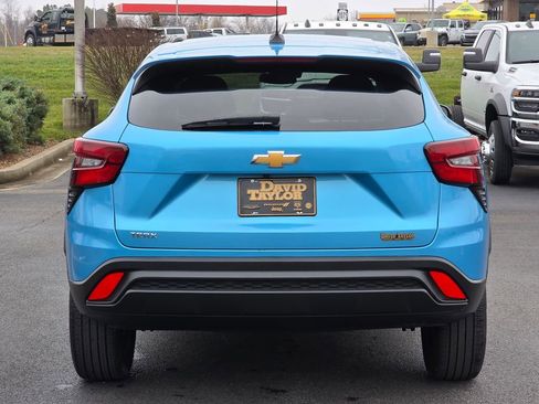 Used 2025 Chevrolet Trax LS image 6