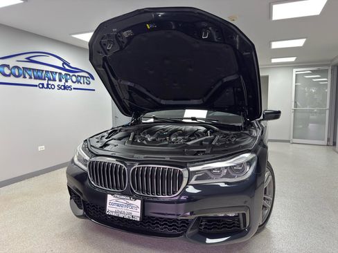 Used 2019 BMW 750i xDrive w/ M Sport Package AWD/4WD image 36