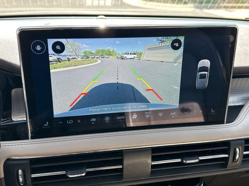Used 2023 Lincoln Corsair FWD image 30