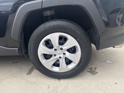 Certified 2025 Toyota RAV4 LE AWD/4WD image 32