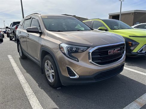 Used 2018 GMC Terrain SLE w/ Driver Convenience Package image 6