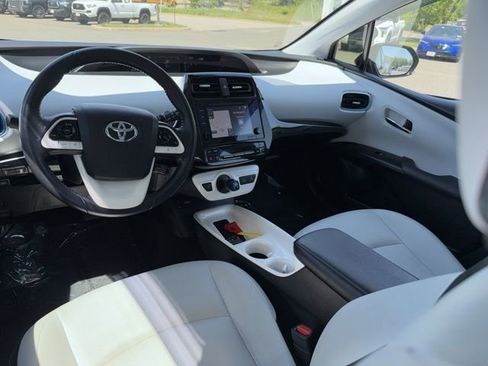 Used 2017 Toyota Prius Four FWD image 7