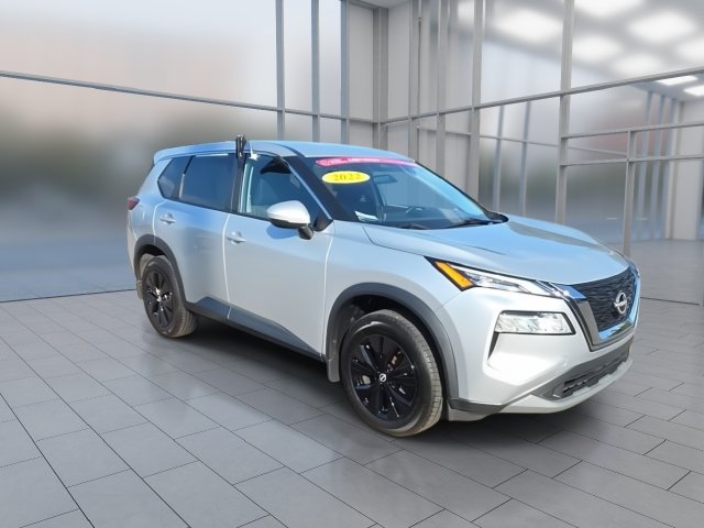 Certified 2022 Nissan Rogue SV AWD/4WD image 2