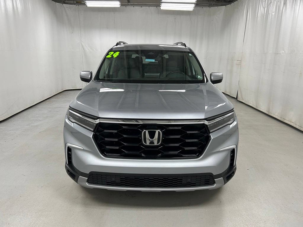 Certified 2024 Honda Pilot Touring image 3