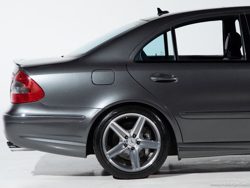 Used 2009 Mercedes-Benz E 63 AMG Sedan image 12