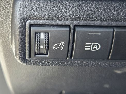 Used 2025 Toyota Corolla SE FWD image 25