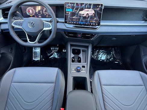 New 2026 Volkswagen Tiguan SE R-Line AWD/4WD image 12