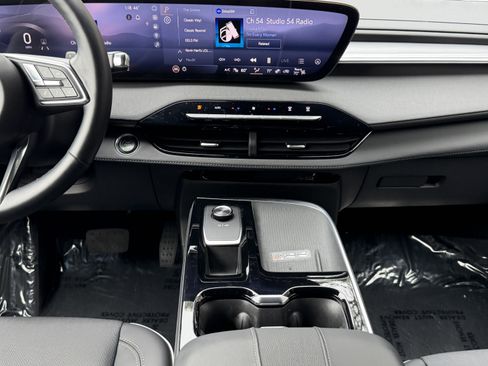 Used 2025 Buick Enclave Preferred image 24