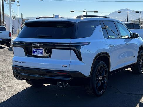 New 2026 Chevrolet Traverse RS w/ LPO, Floor Liner Package image 5