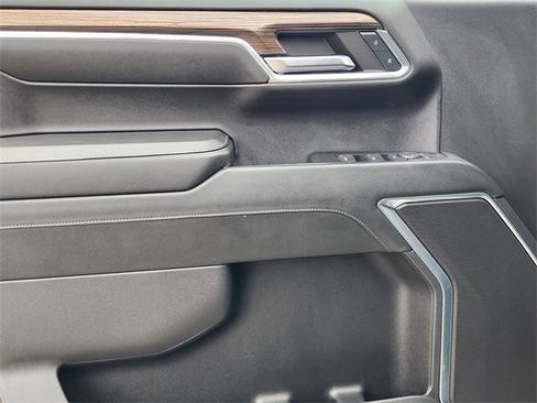 Used 2024 Chevrolet Silverado 1500 LT image 22