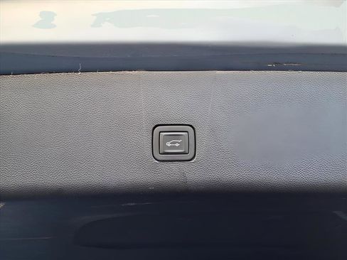 Certified 2023 Chevrolet Traverse LT image 6