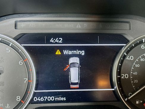 Used 2024 Mitsubishi Outlander SE image 19