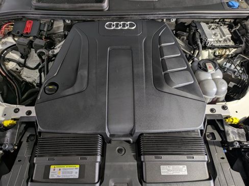 Used 2022 Audi Q7 2.0T Premium w/ Convenience Package AWD/4WD image 26